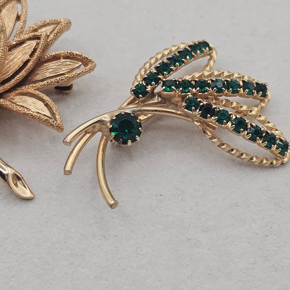 Vintage Rhinestone Brooch Lot of 2 Gold Tone Leaf Green Floral Spray Pins - Picture 9 of 12